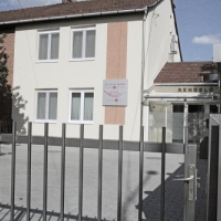 kényelmes parkolás